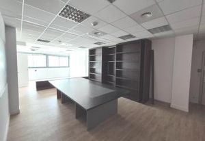 Location bureaux Perpignan - Avenue passante, proche autoroute et gare