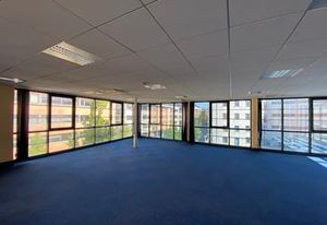 Location bureaux Reims - Proche gare TGV et autoroute A4