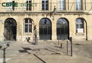 Location local commercial Reims - Place Royale