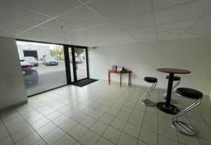 Bâtiment industriel à vendre Saintes - Proximité A10 et RN137