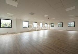 Location bureaux Limonest - Proche A6 et bus 21