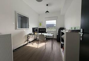 Location entrepôt indépendant 576 m² - Proche activités