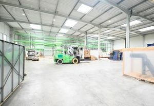 Local d'activité à louer Marennes - Proximité A43 et A46
