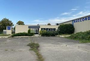 Vente bâtiment indépendant Saint-Quentin-Fallavier - 3 portes à quai