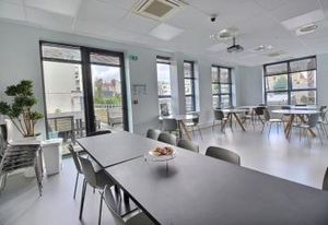 Location bureaux Paris 20 - Proche transports en commun