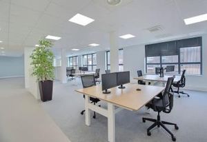 Location bureaux Paris 20 - Proche transports en commun