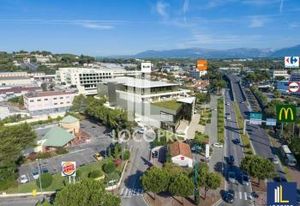 Location local médical Antibes - Proche A8 et transports