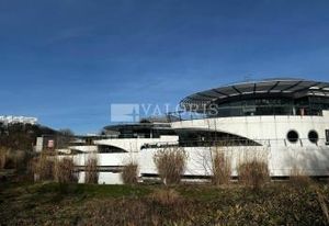 Location bureaux Lyon 9 - Campus Verrazzano - Proche métro et bus