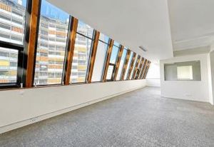 Bureaux à louer Paris 15 - Proche Métro Bir Hakeim, RER C et Quais de Seine