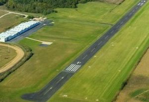 Terrain aéronautique à Libourne - accès direct pistes et Bordeaux