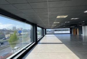 Location activité + bureau/showroom Nanterre - A86 et A14