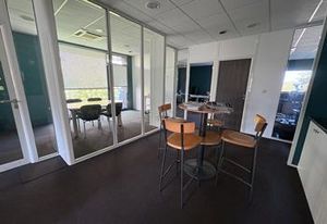 Bureaux à vendre Brignais - 27 parkings et possibilité d'extension
