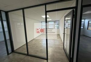 Location bureaux Nîmes - Proche échangeur autoroutier A9 et bus