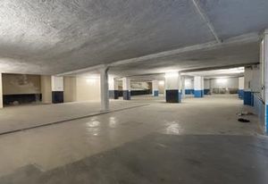 Entrepôt à louer Marseille 6 - Quartier Castellane - Accès direct rue