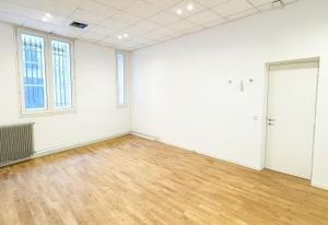 Location bureau Paris 8 - Proche place de Clichy et gare Saint-Lazare