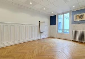 Location bureau Paris 17 - Proche RER E Porte Maillot