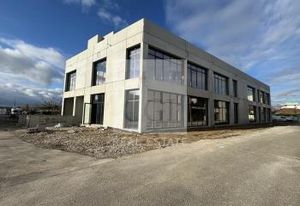Local commercial neuf à louer - Meyzieu - Proche Rocade Est