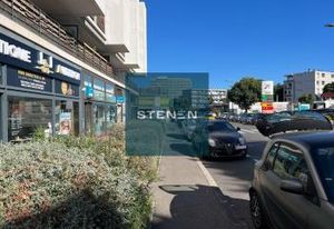 Location local commercial Marseille 9e - Axe passant