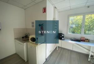 Location bureaux Salon-de-Provence - Proche autoroute A7 et bus