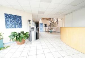 Location bureaux Corbas - Proche A46 et bus 76, 54