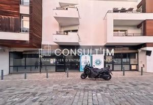 Local commercial à louer Nanterre centre-ville - Face au marché