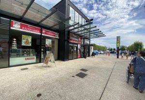 Location local commercial Saint-Maximin - Centre Commercial St Max Avenue