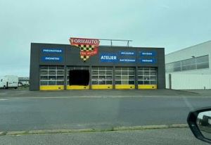 Local commercial à vendre Saint-Pol-de-Léon - Zone d'activité Kervent