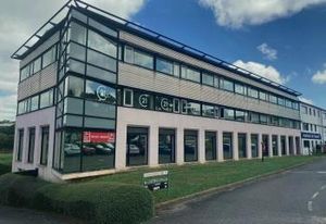 Location bureaux Quimper - Proche RN165 et stationnement privatif