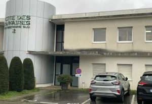 Location bureaux Vannes - 30 places de parking