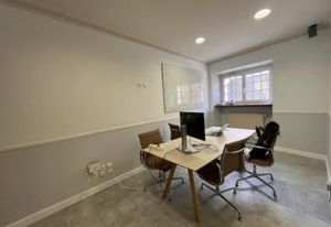 Vente bureau Vannes - Centre-ville, proche transports et commerces