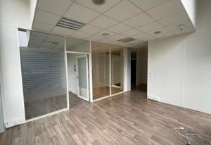 Location bureaux Vannes centre-ville - 24 places de parking