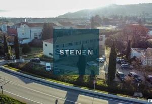 Location bureaux Cavaillon - Proche autoroute A7 et gare SNCF