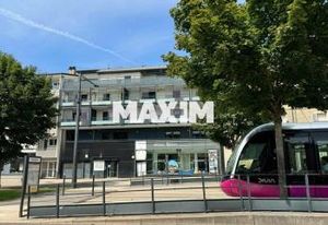 Vente bureaux Dijon - Tram Drapeau et parking public