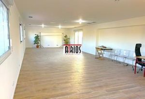 Location local La Crau - Zone artisanale - Terrasse incluse