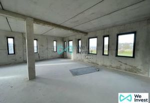 Location bureaux Tinqueux, proche autoroute, 19 parkings privatifs