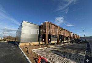 Local commercial à louer Tignieu-Jameyzieu - Zone des 4 Buissons
