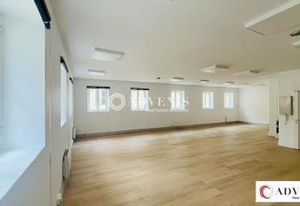 Location bureau Bordeaux - Triangle d'or, proche tram et commerces