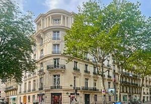 Location local commercial Paris 8 - Proche gare Saint-Lazare