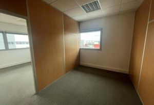 Location bureaux Saint-Priest - Proche transports et gares