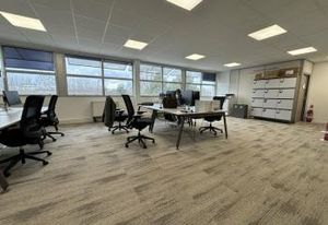 Location bureaux Saint-Priest - Proche A43, bus 93 et tram T2
