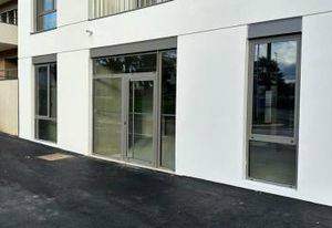 Local commercial neuf à louer Écully - Proche A6