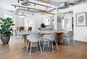 Location local commercial Paris 1er - Proche Seine