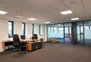 Location bureaux Strasbourg Ouest - Parc des Forges, proche tramway et autoroute