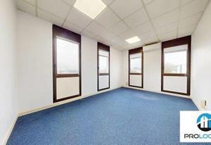 Location bureaux Compiègne - Proche autoroute A1 et bus gratuits