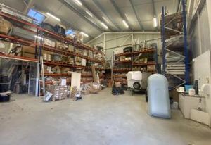 Bâtiment d'activités indépendant à vendre La Mézière - Axe Rennes-Saint-Malo