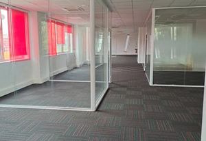 Location bureaux Tours - Quartier des 2 Lions - 10 parkings