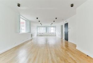 Location bureaux Paris 10, hôtel particulier réhabilité, proche transports