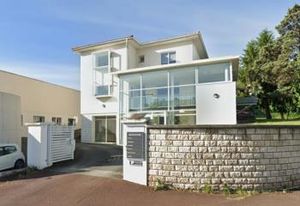 Vente immeuble de bureaux Saintes - Centre-ville et parking