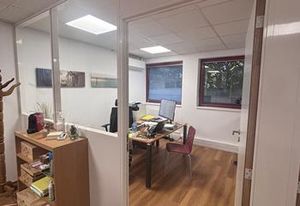Location bureau Mérignac - Immeuble rénové, parking sécurisé
