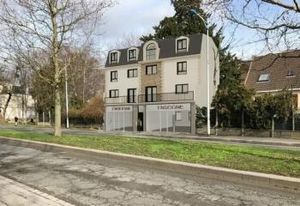 Terrain avec permis purgé à Sarcelles - RER et Bus